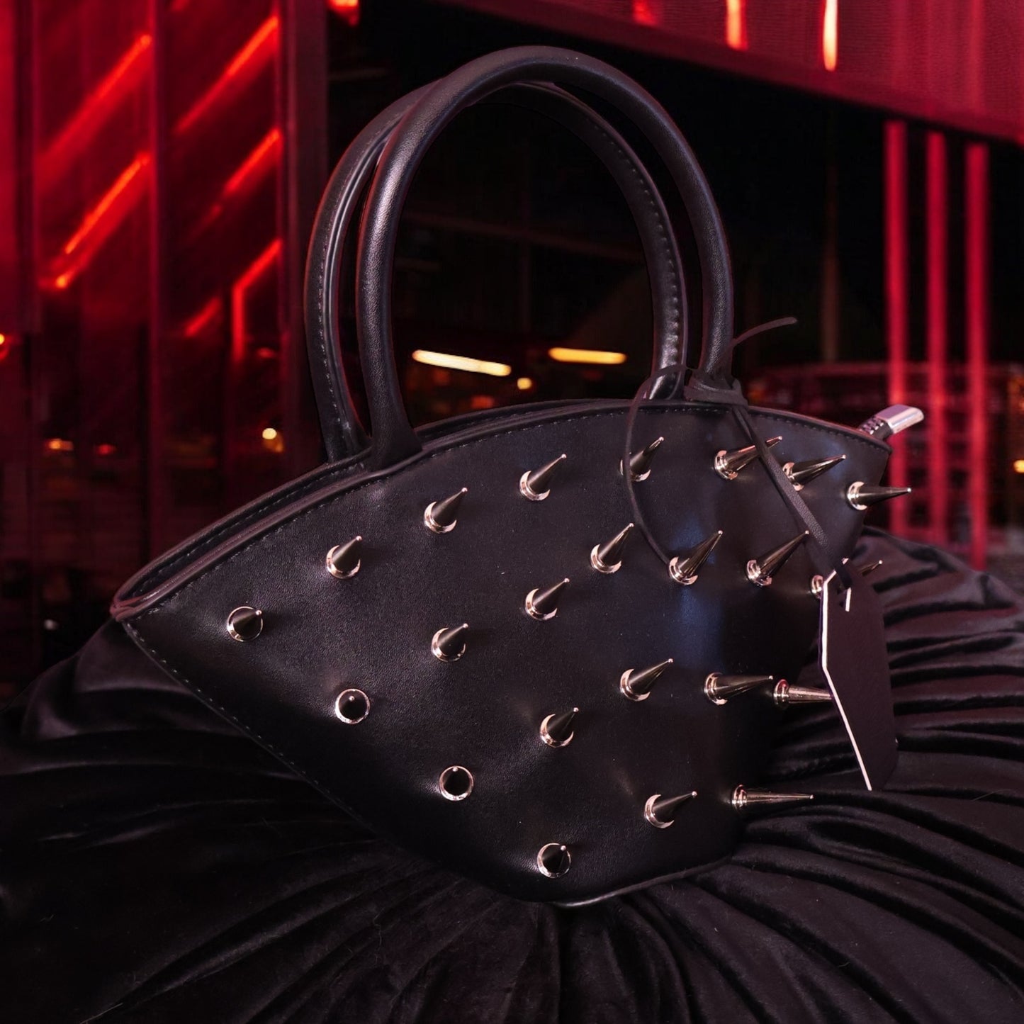 Rebel Relic | Bolso de Mano con Diseño de Picos
