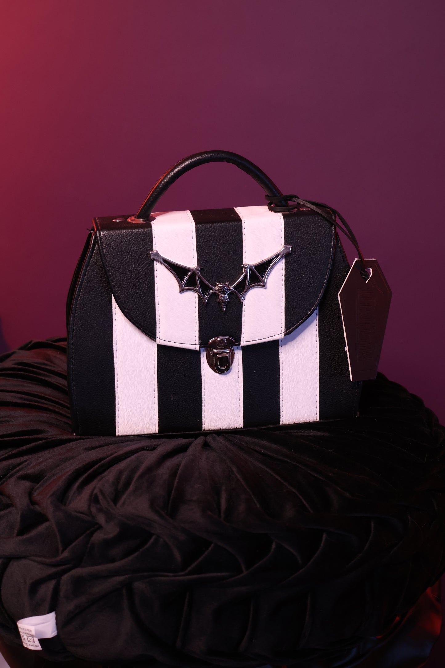 Stripes of the Night | Bolsa Gótica con Diseño Murciélago