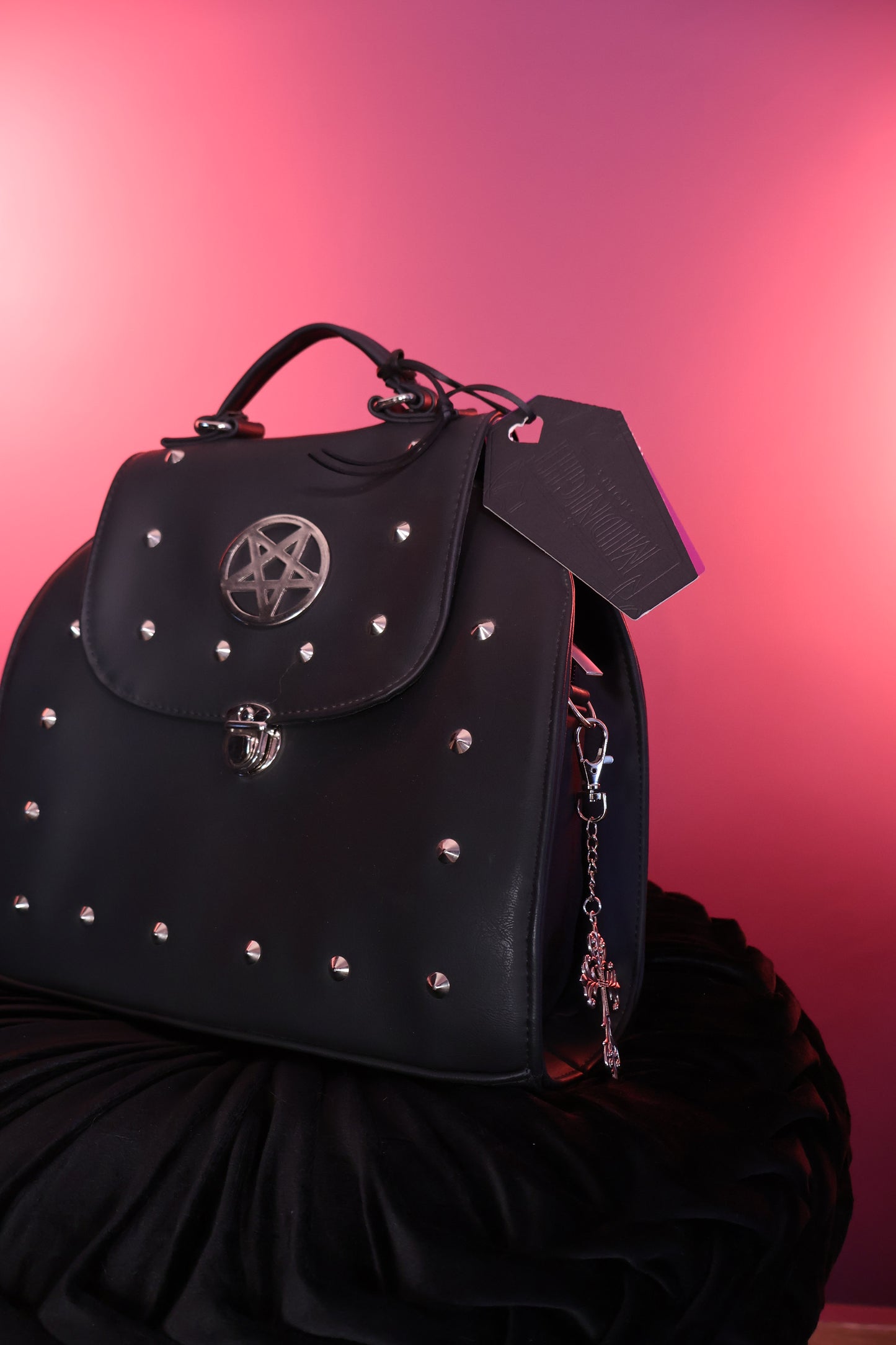 Occult Messenger | Mochila Gótica Elegante con Diseño Pentagrama