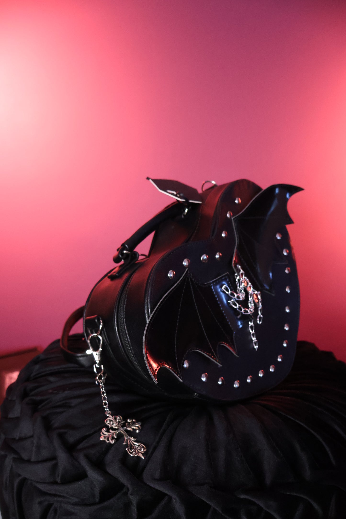 Nocturne Goddess | Mochila Gótica de Corazón con Alas de Murciélago y Cadena