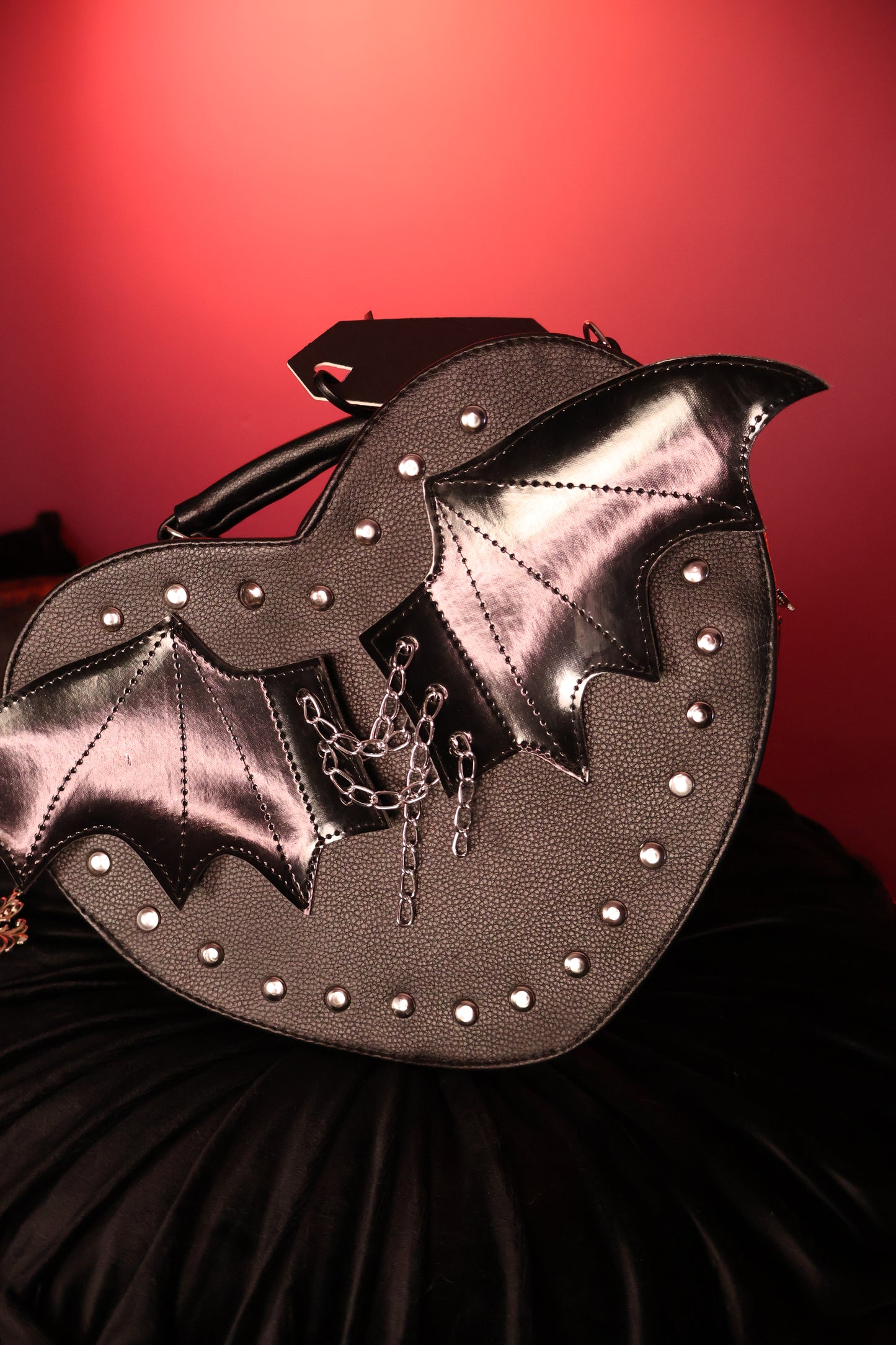 Nocturne Goddess | Mochila Gótica de Corazón con Alas de Murciélago y Cadena