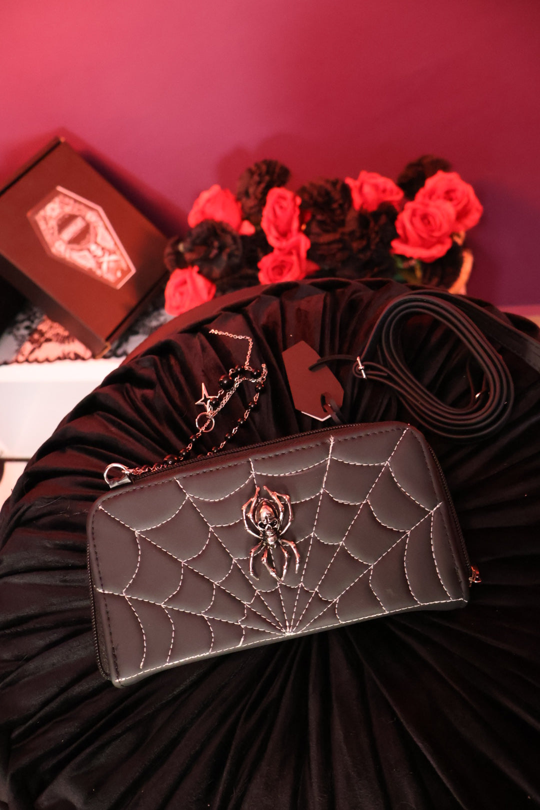 Venom Clutch | Cartera Doble Cierre con Diseño de Telaraña