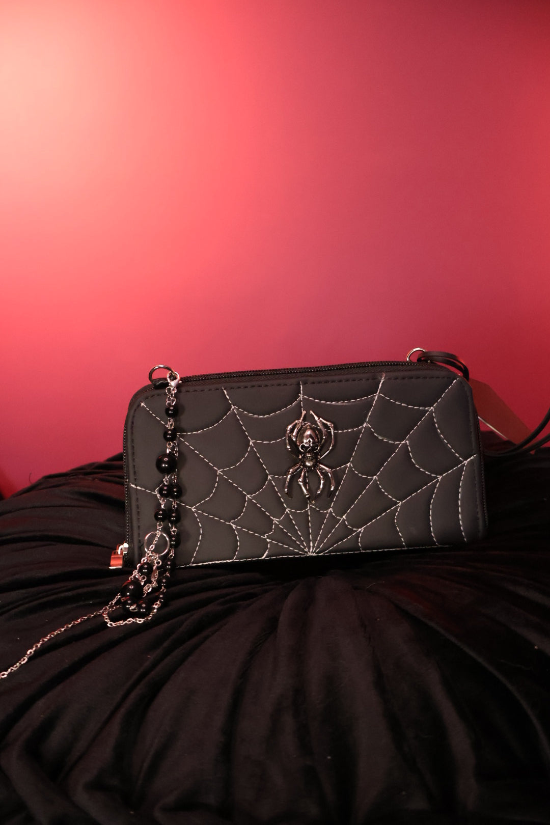 Venom Clutch | Cartera Doble Cierre con Diseño de Telaraña