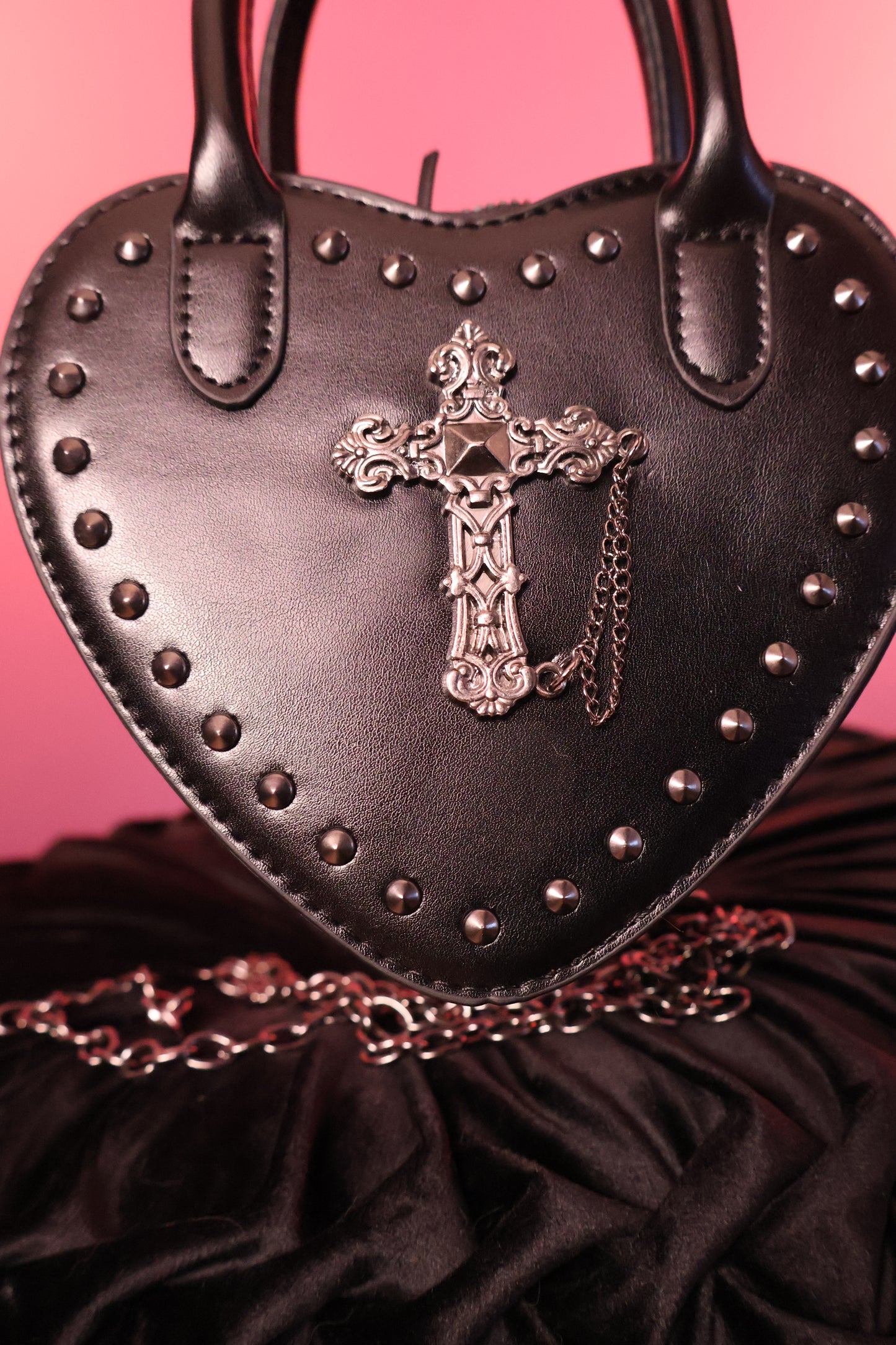 Sanctum Cross | Bolso de Mano Gótico con Diseño de Cruz