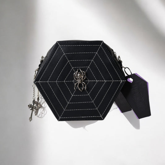 Arachne Hex | Mochila Hexagonal Gótica con Bordado de Telaraña