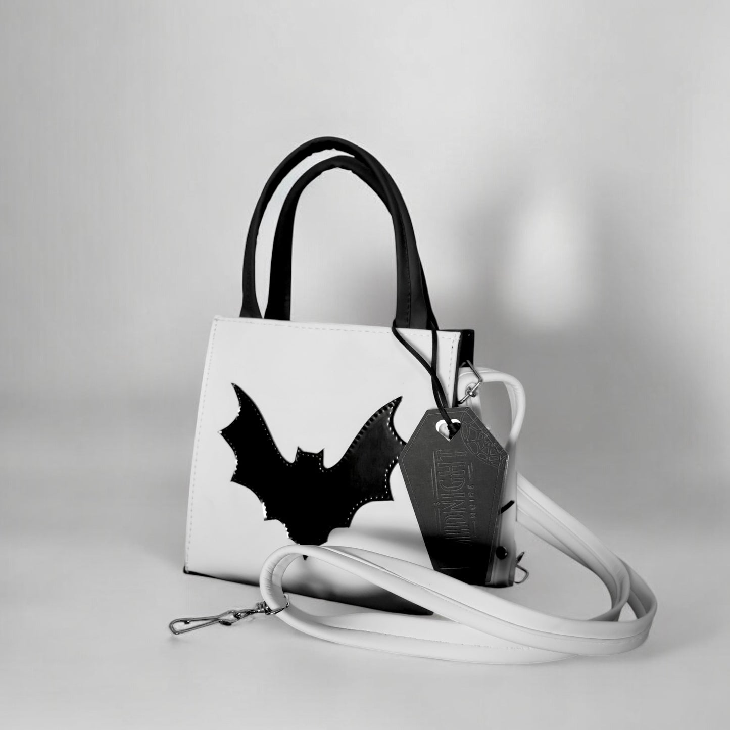 Ivory Bat | Bolsa Gótica  Rectangular con Diseño Murciélago