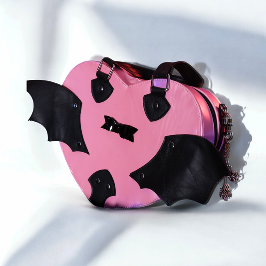 Blush Phantom | Mochila Gótica de Corazón Rosa con Alas de Murciélago y Moño