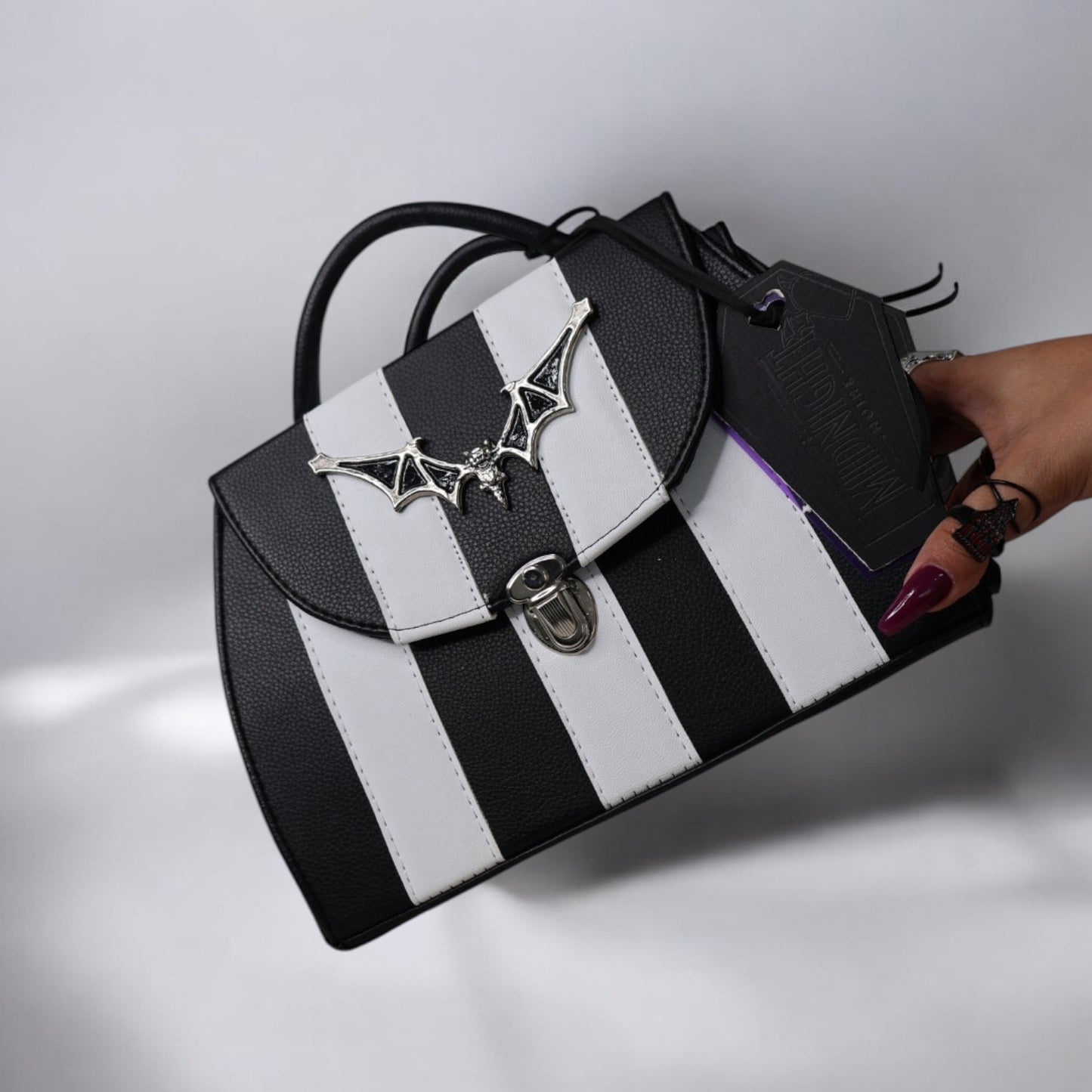 Stripes of the Night | Bolsa Gótica con Diseño Murciélago