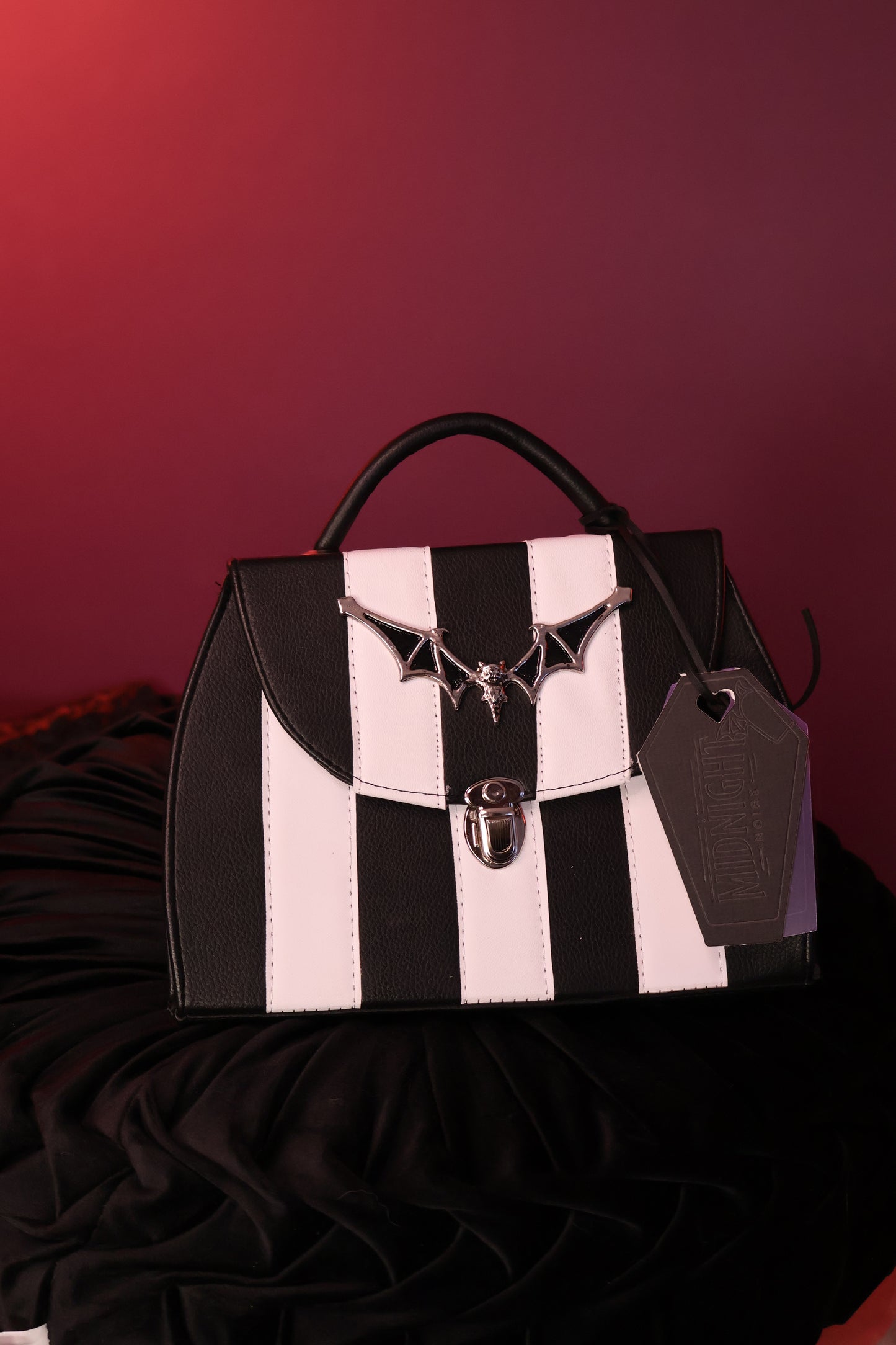 Stripes of the Night | Bolsa Gótica con Diseño Murciélago