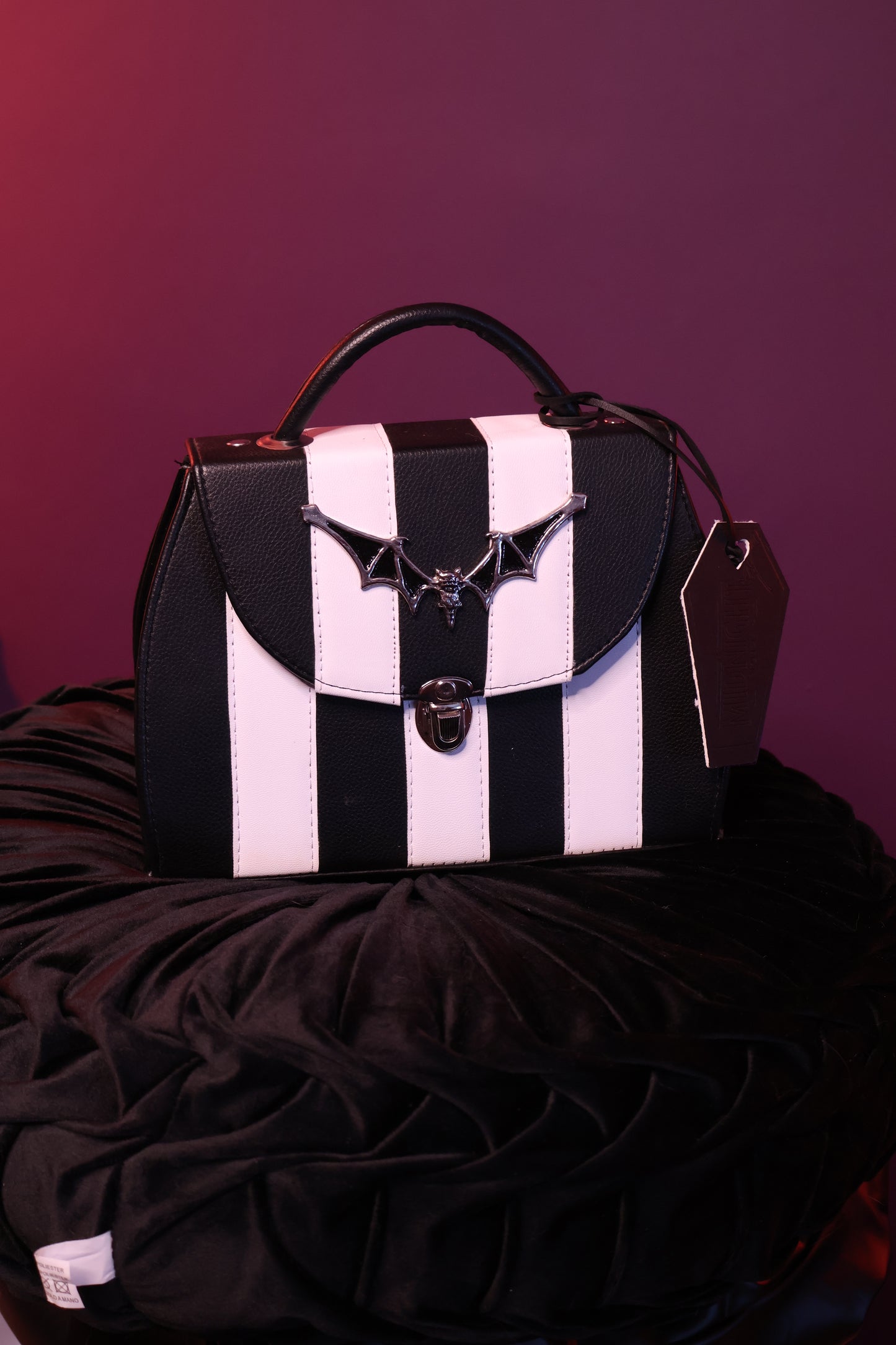 Stripes of the Night | Bolsa Gótica con Diseño Murciélago