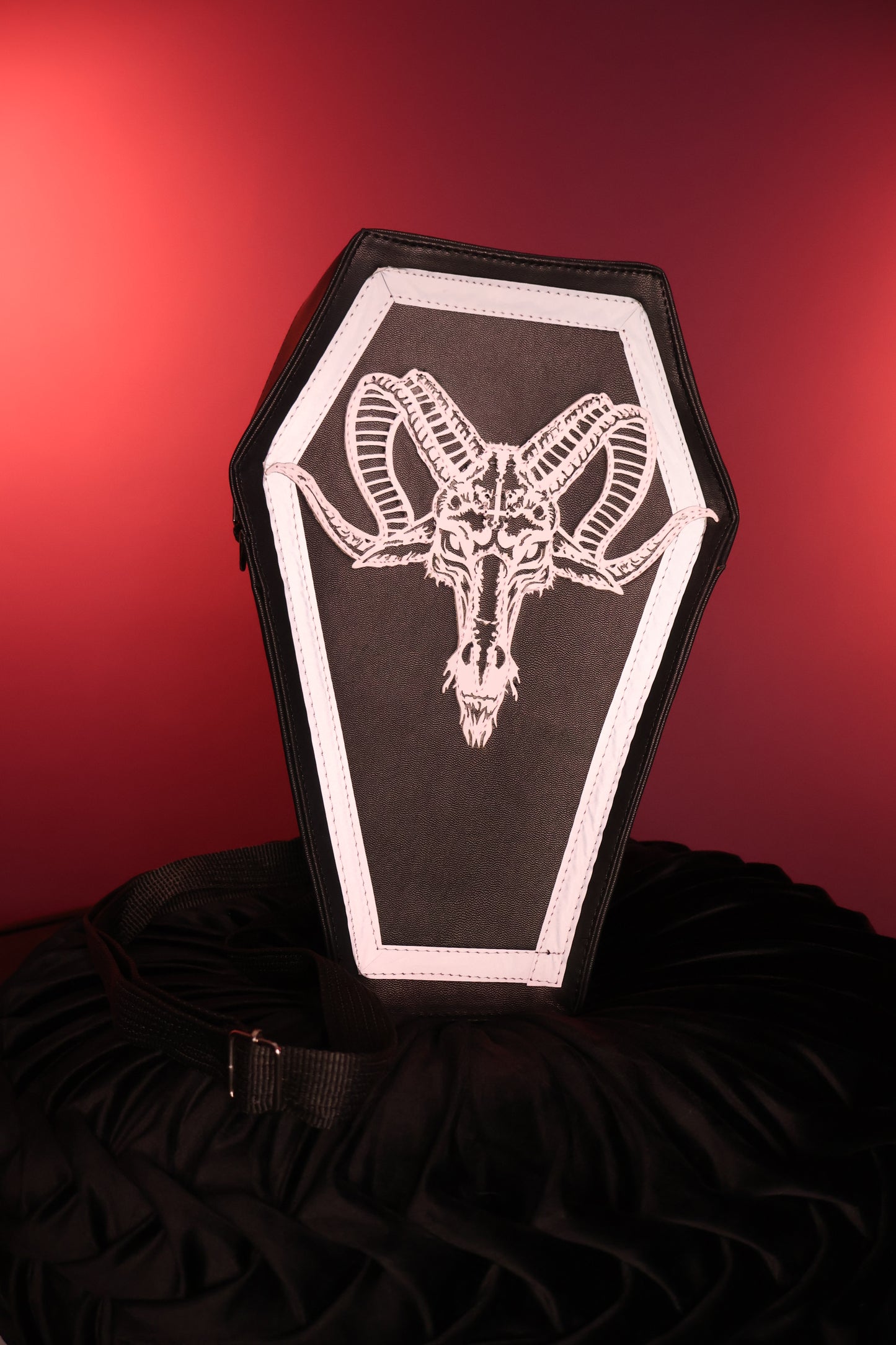 Abyss Baphomet | Mochila Gótica de Ataud con Diseño Demonio