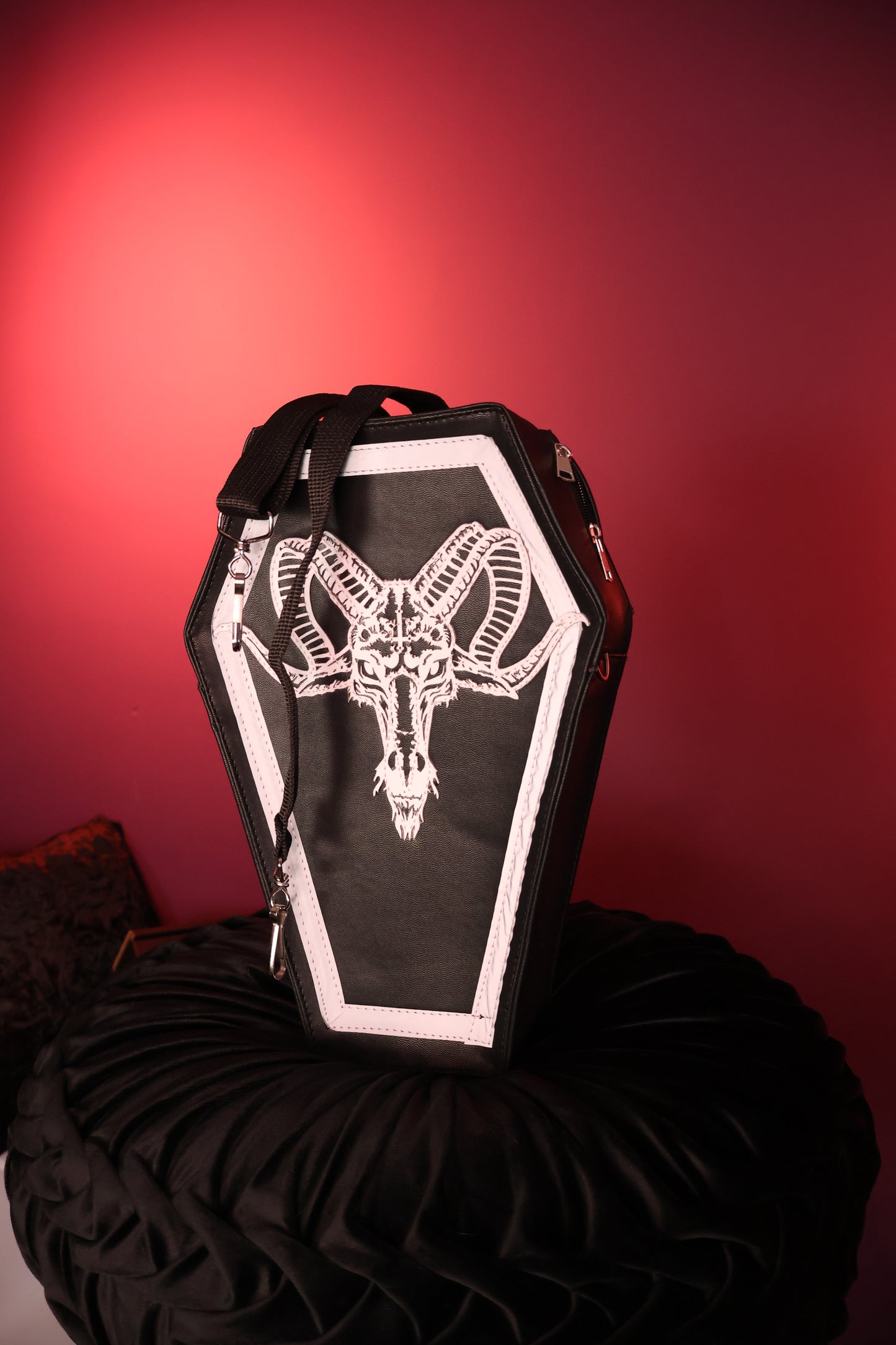 Abyss Baphomet | Mochila Gótica de Ataud con Diseño Demonio