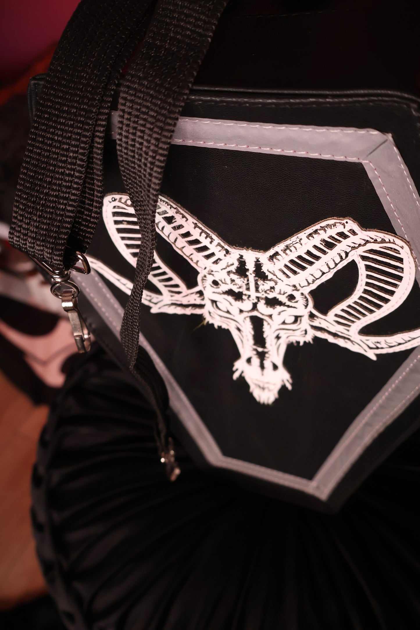 Abyss Baphomet | Mochila Gótica de Ataud con Diseño Demonio