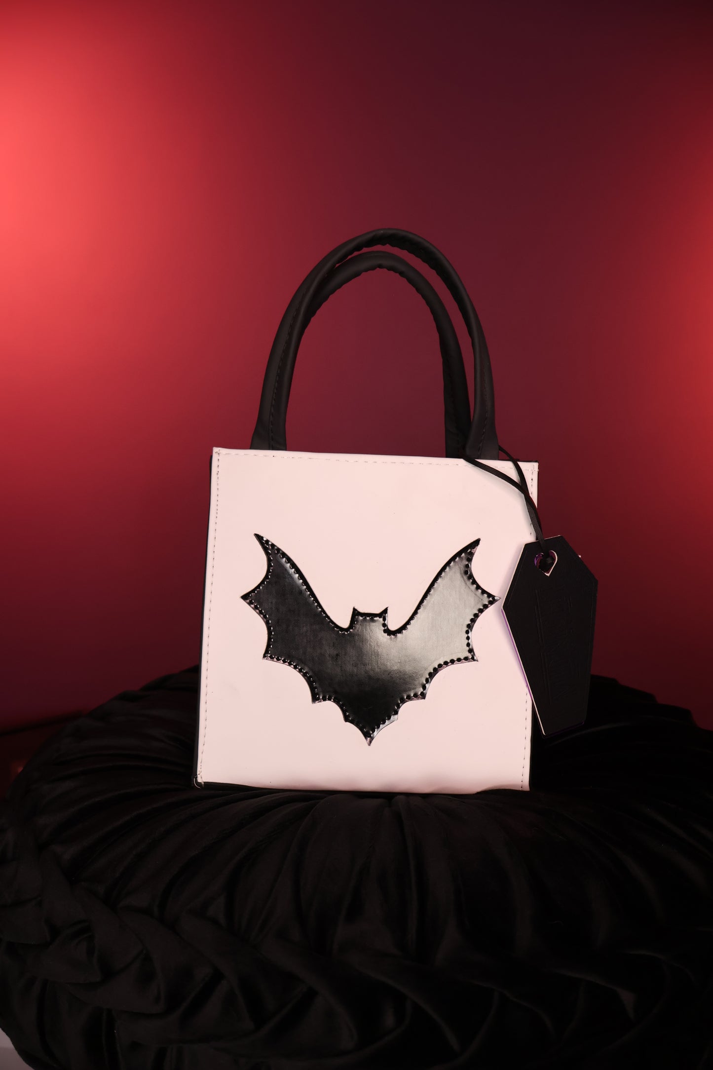 Ivory Bat | Bolsa Gótica  Rectangular con Diseño Murciélago