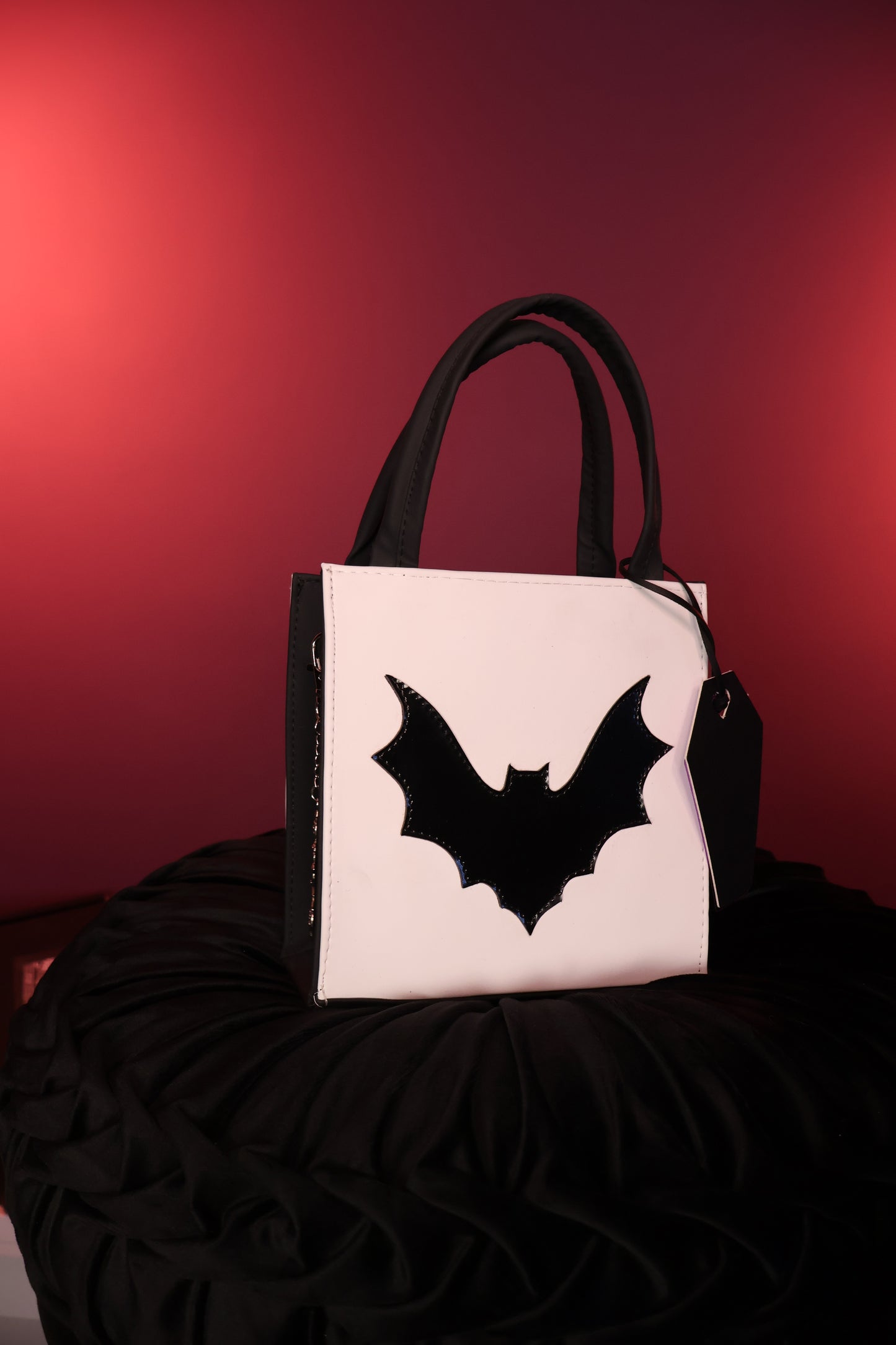 Ivory Bat | Bolsa Gótica  Rectangular con Diseño Murciélago