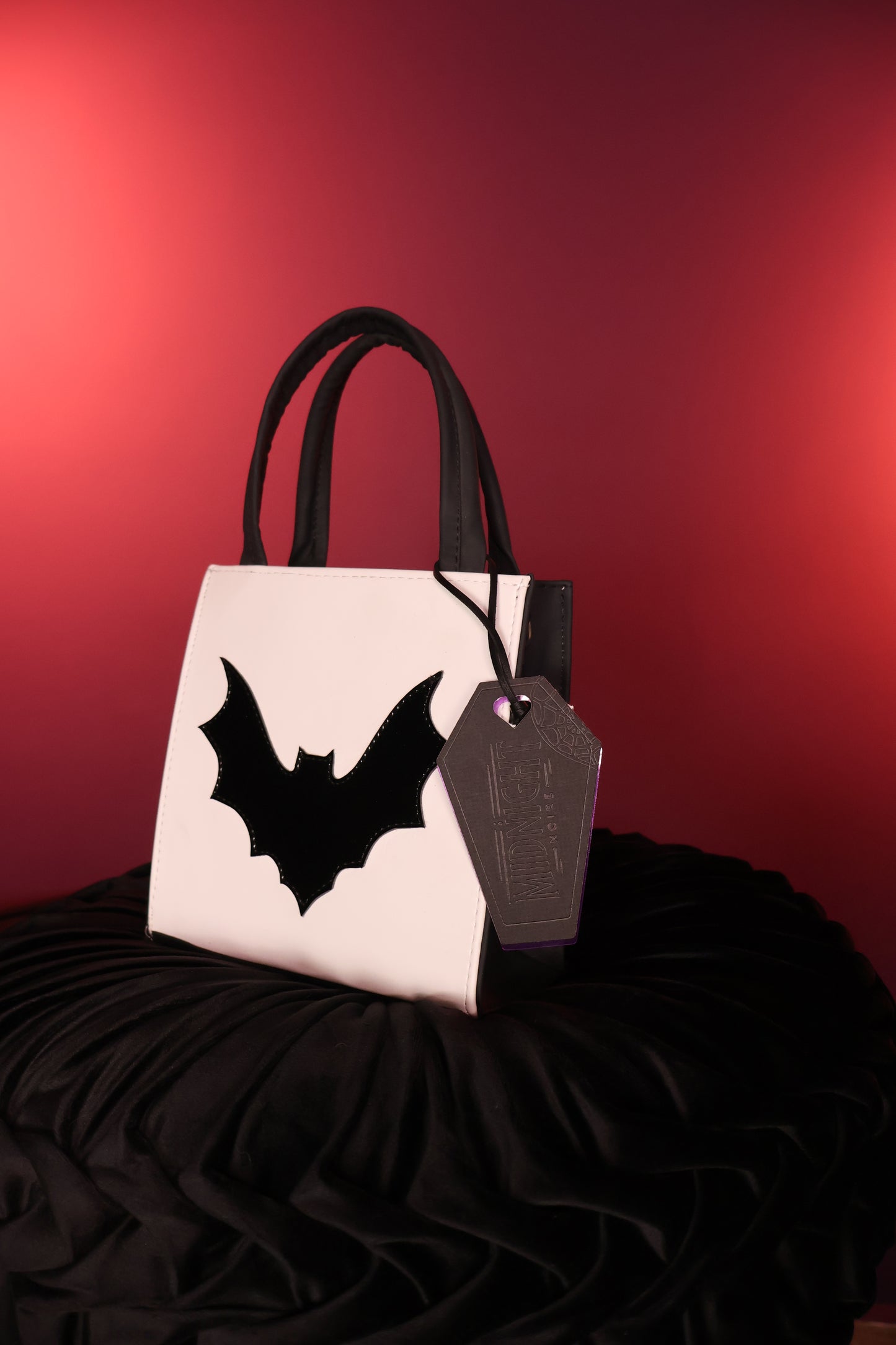 Ivory Bat | Bolsa Gótica  Rectangular con Diseño Murciélago